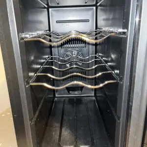 Mini fridge/bar fridge/wine fridge - Image 3