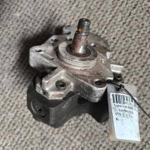 Volvo S40 1.9TD 2000 high pressure fuel pump - Image 3