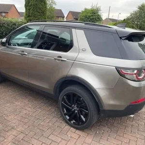 2018 Land Rover Discovery Sport 2.0 TD4 HSE Black Auto 4WD Euro 6 (s/s) 5dr SUV Diesel Automatic - Image 3