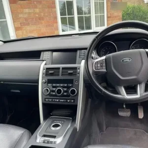 2018 Land Rover Discovery Sport 2.0 TD4 HSE Black Auto 4WD Euro 6 (s/s) 5dr SUV Diesel Automatic - Image 5