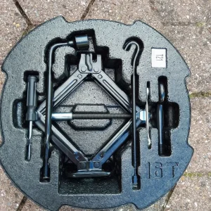 17-inch spare tyre with jack and case