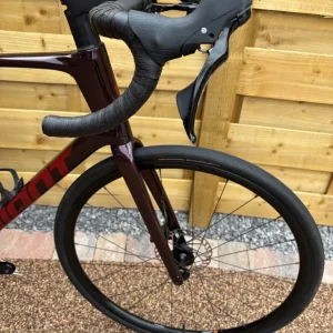 2024 Giant Defy Advanced 2 Road Bike - Image 3