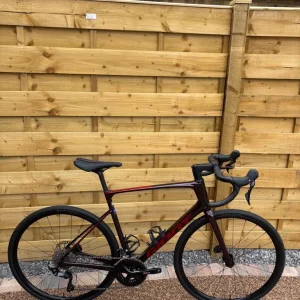 2024 Giant Defy Advanced 2 Road Bike