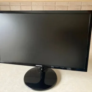Samsung 22" LED Monitor - Image 2