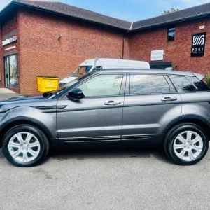 LAND ROVER RANGE ROVER EVOQUE 2.0 eD4 SE Tech 2018 - Image 7