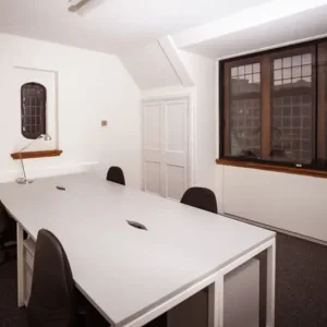 4 to 200 Person Private Office Suites available - Image 2