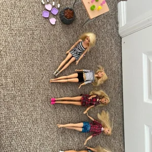 Barbie Camper and Ambulance Set - Image 2