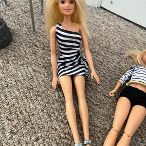 Barbie Camper and Ambulance Set - Image 3