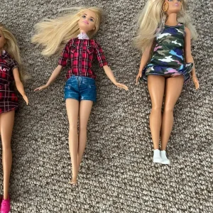 Barbie Camper and Ambulance Set - Image 5