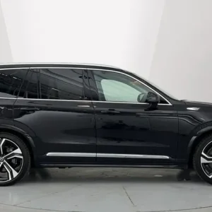 2024 Volvo XC90 Recharge Ultimate, T8 AWD Plug-in Hybrid, 7-Seater Estate - Image 3