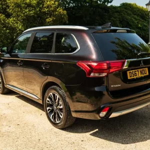 2017 Mitsubishi Outlander 2.0 PHEV 4WD SUV Black - Image 4
