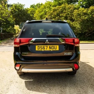 2017 Mitsubishi Outlander 2.0 PHEV 4WD SUV Black - Image 5