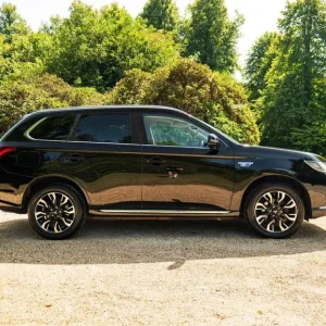 2017 Mitsubishi Outlander 2.0 PHEV 4WD SUV Black - Image 7