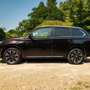 2017 Mitsubishi Outlander 2.0 PHEV 4WD SUV Black - Image 8