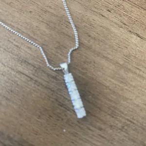 Silver necklace with 5 diamond pendant original retail £1,000 worn but perfect - Image 8