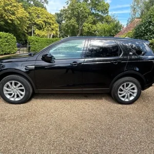 2017 Land Rover Discovery Sport 2.0 TD4 SE Tech SUV 5dr Diesel Auto 4WD Euro 6 (s/s) (180 ps) EST... - Image 4