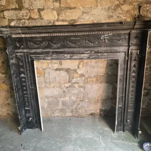 Decorative Victorian cast iron surround - Image 2