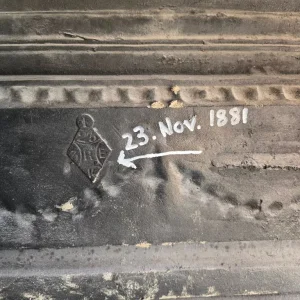 Decorative Victorian cast iron surround - Image 3