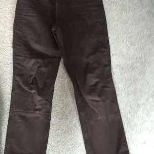 Women's leather motorbike jacket and trousers size 12 - Image 3