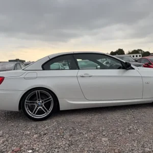 2011 BMW 3 Series 320i Sport Plus 2dr Convertible - Image 7