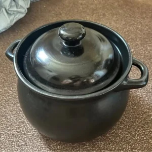 Ceramic casserole pot with lid and handle - Image 2