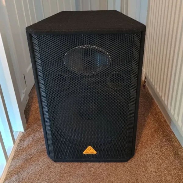 Behringer Eurolive VS 1520