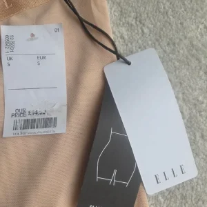 Elleis ladies shapewear shorts size small - Image 2