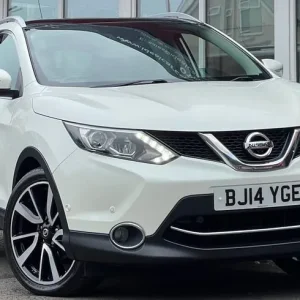 2014 Nissan Qashqai Tekna 1.5dCi Diesel SUV - Image 2