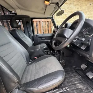 2010 Land Rover Defender XS Station Wagon TDCi Window Van Diesel Manual - Image 8