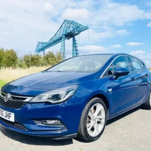 2016 Vauxhall Astra 1.4i Turbo SRi Euro 6 5-door hatchback - Image 5