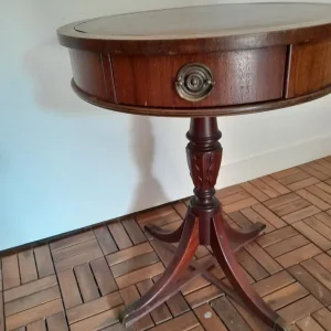 Round Table - Image 2