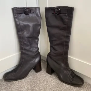 Vintage ladies leather boots – size 40, 6.5 - Image 5