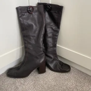 Vintage ladies leather boots – size 40, 6.5