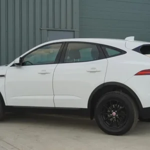 JAGUAR E-PACE 2.0 D150 Euro 6 (s/s) 5dr 2018 - Image 8