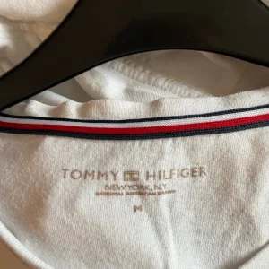 Tommy Hilfiger Tshirt - Image 3