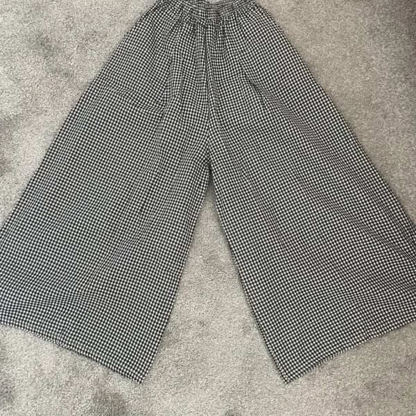 Black & White Gingham Wide-Leg Trousers – Size S, Elastic Waist