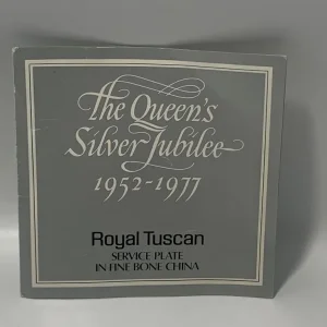 Vintage Wedgwood Queen Elizabeth II Silver Jubilee Plate Boxed - Image 7