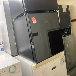 BLACK CROFTON LIKE NEW TABLETOP FRIDGE