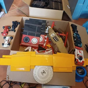 Vintage Scalextric cars and track pieces - Image 2