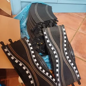 Vintage Scalextric cars and track pieces - Image 4