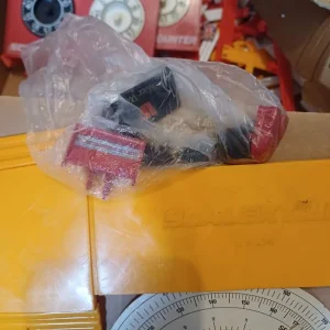 Vintage Scalextric cars and track pieces - Image 8