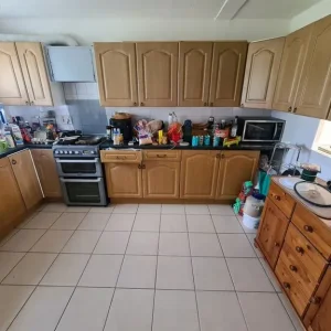 3 bedroom house in bewbush