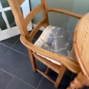 Dining table and chairs - Image 3