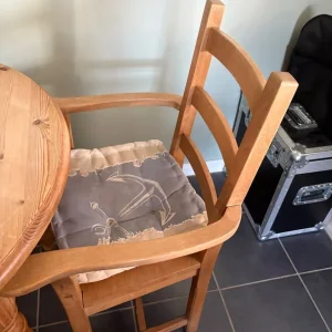 Dining table and chairs - Image 4