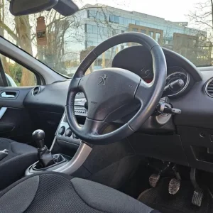 2011 Peugeot 308 1.6 VTi Active Euro 5 5-door hatchback petrol manual - Image 2