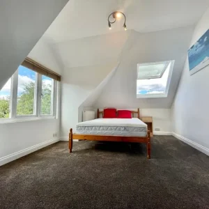 1 Bed Loft Flat – Sloping Ceilings, Quiet Street, Near Public Transport - Image 2