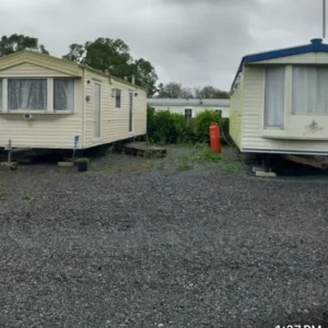 Two 2-bedroom mobile homes - Image 4
