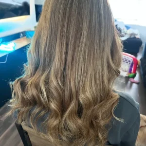 Hair extension fitting - Image 2