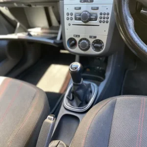 Vauxhall Corsa SXi 1.3 diesel - Image 4