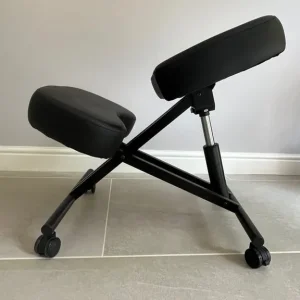 Ergonomic kneeling stool